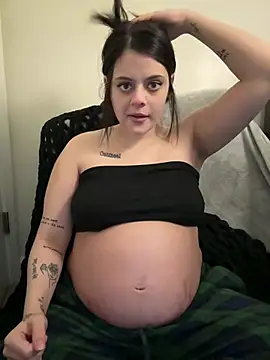 Snapshot of Sashabbay chatting on 02-25-26, 05:18 Sashabbay online show from 02-25-26, 05:18