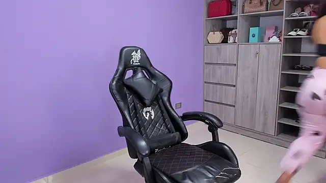 boomsar01 online show from 11-06-25, 02:15