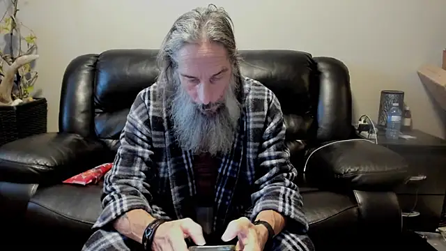 Snapshot of mindphu_k chatting on 12-20-25, 08:44 mindphu k online show from 12-20-25, 08:44