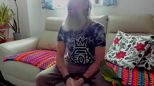 Snapshot of mindphu_k chatting on 12-17-25, 08:47 mindphu k online show from 12-17-25, 08:47