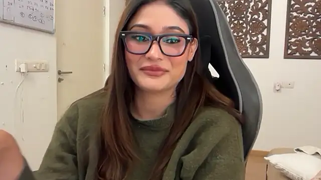 Snapshot of GoddessAnna chatting on 11-30-25, 04:41 GoddessAnna online show from 11-30-25, 04:41