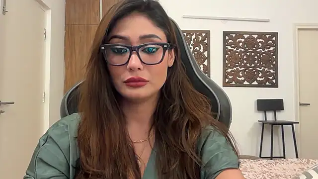 Snapshot of GoddessAnna chatting on 11-14-25, 06:44 GoddessAnna online show from 11-14-25, 06:44