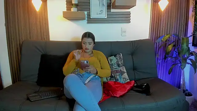 karla 999 online show from 10-04-25, 02:02