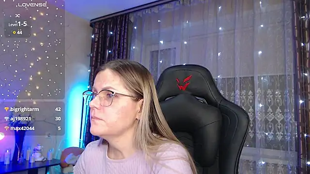 Snapshot of JessieOMays chatting on 02-27-25, 11:48 JessieOMays online show from 02-27-25, 11:48