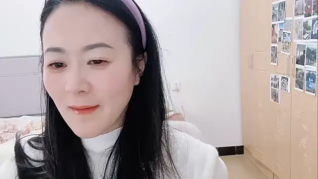 fanfan-FF online show from 02-10-25, 05:25