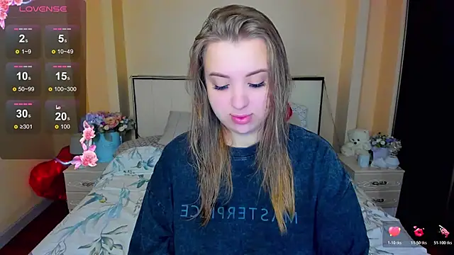 AlexissM online show from 10-31-25, 03:08