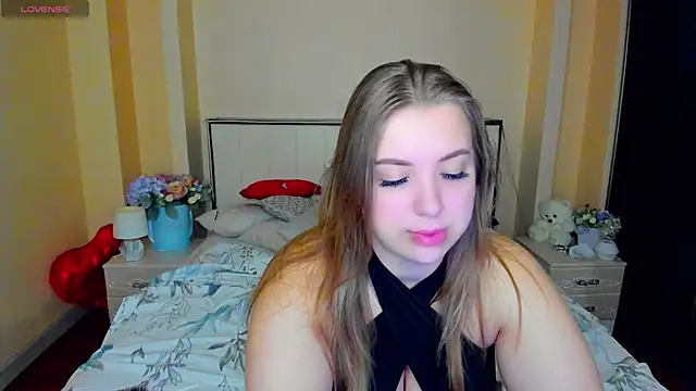 AlexissM online show from 10-30-25, 03:20