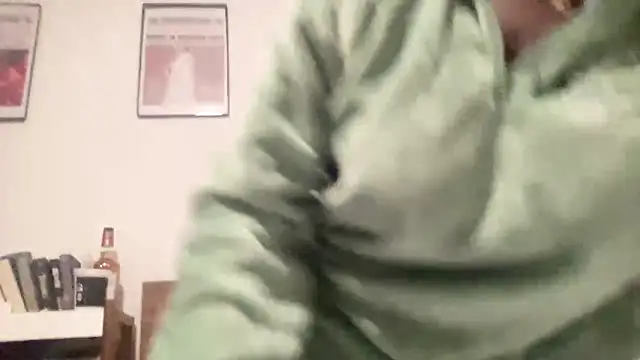 Snapshot of AveryJ99 chatting on 12-06-24, 04:19 AveryJ99 online show from 12-06-24, 04:19