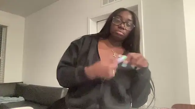 Snapshot of AveryJ99 chatting on 01-31-25, 04:14 AveryJ99 online show from 01-31-25, 04:14