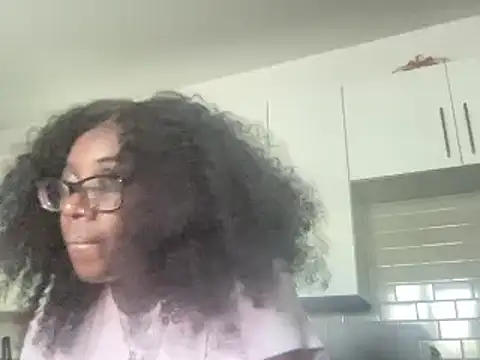 Snapshot of AveryJ99 chatting on 03-20-25, 06:31 AveryJ99 online show from 03-20-25, 06:31