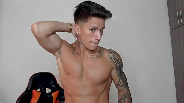 pettergrey1 online show from 02-10-26, 09:14