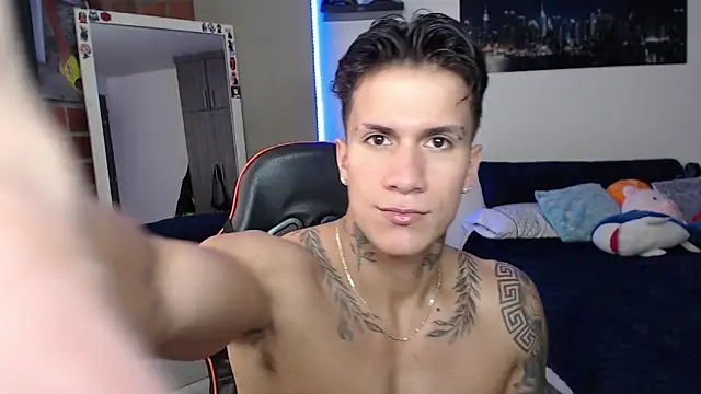 pettergrey1 online show from 06-19-26, 08:25