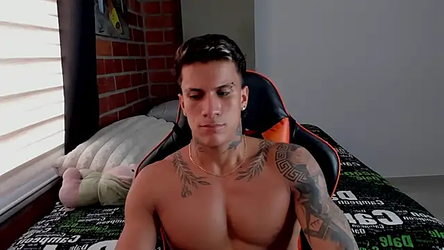 pettergrey1 online show from 11-05-25, 09:18