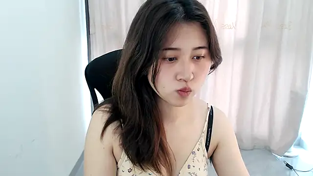 Snapshot of Liliya-77 chatting on 04-16-26, 06:36 Liliya-77 online show from 04-16-26, 06:36