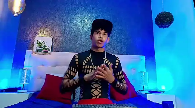 Snapshot of Erick_Zhimerman chatting on 02-24-25, 06:27 Erick Zhimerman online show from 02-24-25, 06:27