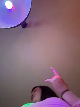 Snapshot of couplelti2 chatting on 01-25-25, 08:00 couplelti2 online show from 01-25-25, 08:00