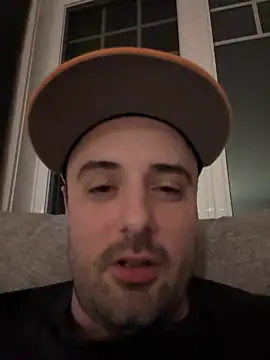 Snapshot of couplelti2 chatting on 01-19-25, 06:53 couplelti2 online show from 01-19-25, 06:53