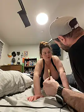 Snapshot of couplelti2 chatting on 02-23-25, 03:56 couplelti2 online show from 02-23-25, 03:56