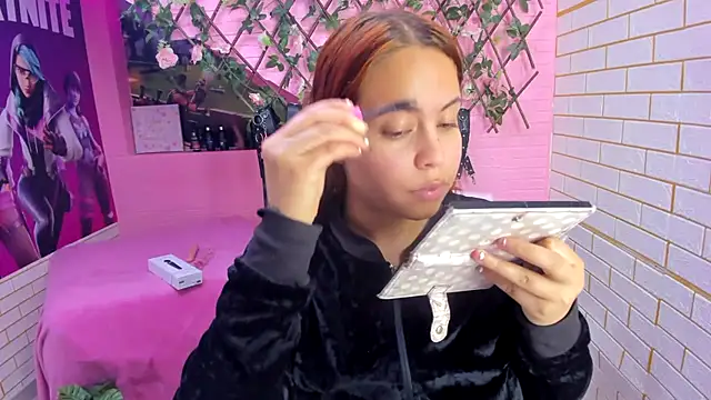 Snapshot of marcellaa303av chatting on 02-28-26, 03:39 marcellaa303av online show from 02-28-26, 03:39