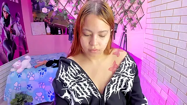Snapshot of marcellaa303av chatting on 07-15-26, 02:18 marcellaa303av online show from 07-15-26, 02:18