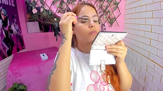 Snapshot of marcellaa303av chatting on 02-26-26, 03:28 marcellaa303av online show from 02-26-26, 03:28