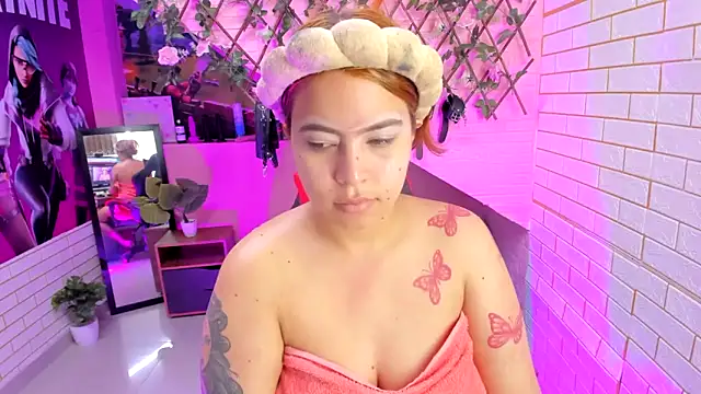 Snapshot of marcellaa303av chatting on 06-10-26, 12:23 marcellaa303av online show from 06-10-26, 12:23