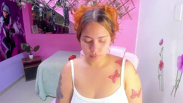 Snapshot of marcellaa303av chatting on 11-09-25, 12:36 marcellaa303av online show from 11-09-25, 12:36