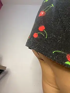 CinnamonCookiez online show from 11-23-25, 04:00