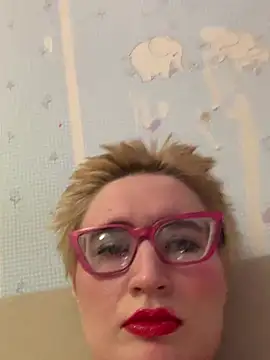 Snapshot of Charlotteeroseee chatting on 02-09-25, 01:35 Charlotteeroseee online show from 02-09-25, 01:35