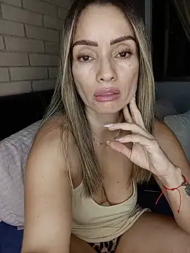 Loly Horny online show from 06-12-26, 01:03