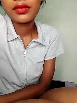 Snapshot of Angalpriya_1 chatting on 12-17-24, 06:09 Angalpriya 1 online show from 12-17-24, 06:09