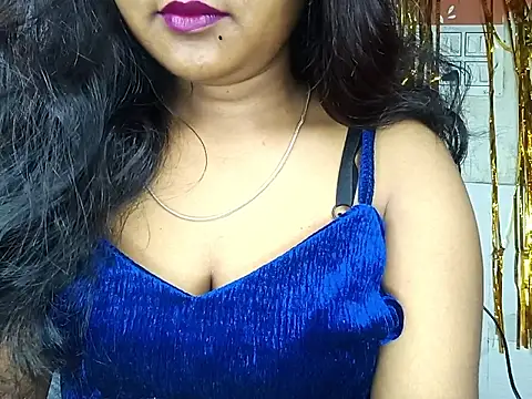 Snapshot of Muktha chatting on 10-13-25, 02:24 Muktha online show from 10-13-25, 02:24