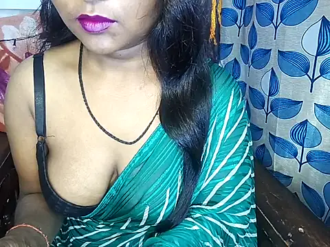 Snapshot of Muktha chatting on 02-19-25, 11:04 Muktha online show from 02-19-25, 11:04