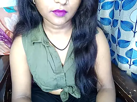 Snapshot of Muktha chatting on 02-28-25, 03:04 Muktha online show from 02-28-25, 03:04