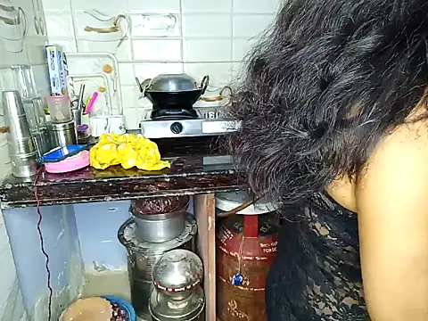 Snapshot of Muktha chatting on 09-20-25, 02:55 Muktha online show from 09-20-25, 02:55