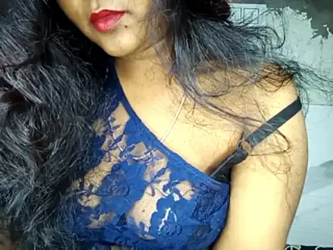 Snapshot of Muktha chatting on 10-15-25, 04:59 Muktha online show from 10-15-25, 04:59