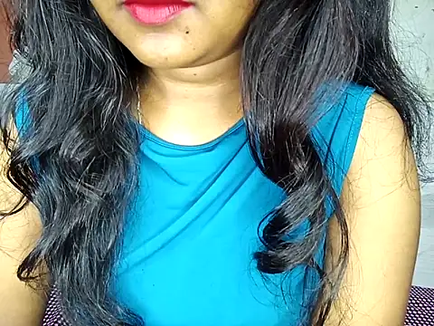 Snapshot of Muktha chatting on 09-19-25, 05:50 Muktha online show from 09-19-25, 05:50