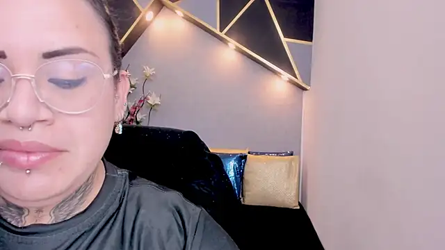 brigittemiller online show from 06-12-26, 01:36