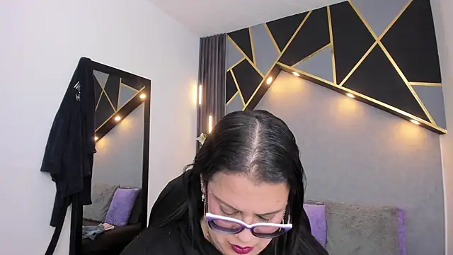 Snapshot of brigittemiller chatting on 05-12-26, 01:35 brigittemiller online show from 05-12-26, 01:35