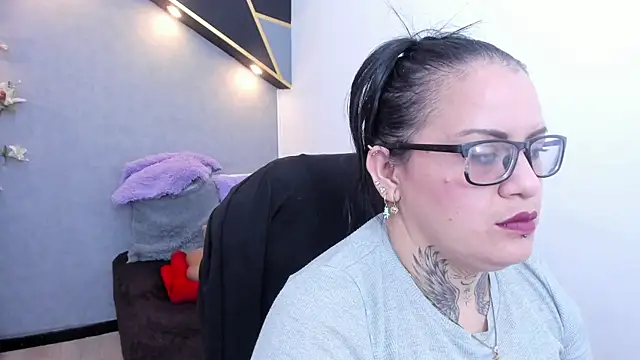 Snapshot of brigittemiller chatting on 05-01-26, 01:54 brigittemiller online show from 05-01-26, 01:54