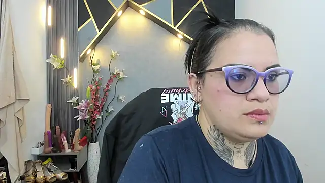 Snapshot of brigittemiller chatting on 05-06-26, 01:53 brigittemiller online show from 05-06-26, 01:53