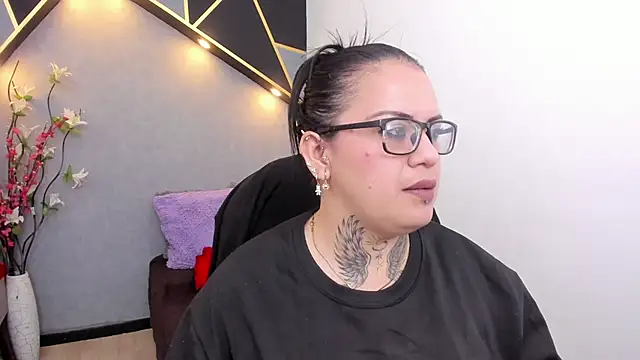 Snapshot of brigittemiller chatting on 04-29-26, 02:05 brigittemiller online show from 04-29-26, 02:05