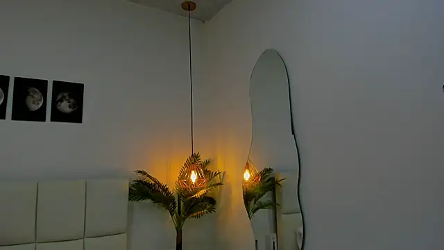 zoe rivers online show from 11-04-25, 12:03