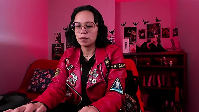 Snapshot of lilith-deveraux chatting on 12-03-25, 01:32 lilith-deveraux online show from 12-03-25, 01:32