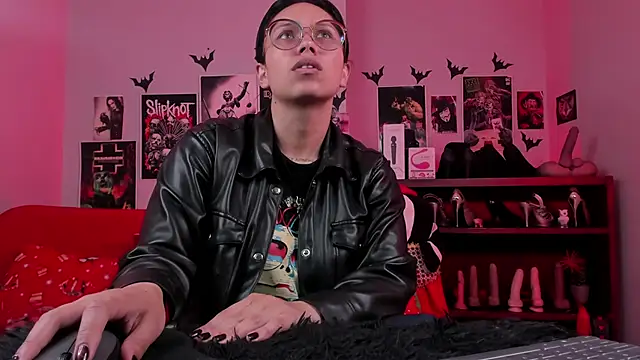 Snapshot of lilith-deveraux chatting on 12-04-25, 04:50 lilith-deveraux online show from 12-04-25, 04:50