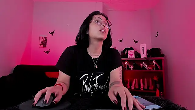 Snapshot of lilith-deveraux chatting on 11-27-25, 01:11 lilith-deveraux online show from 11-27-25, 01:11