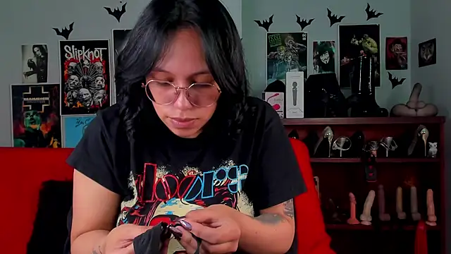 lilith-deveraux online show from 05-11-26, 02:18
