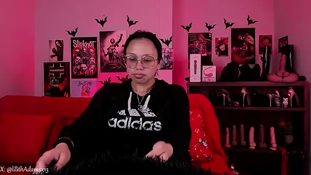 Snapshot of lilith-deveraux chatting on 01-06-26, 02:43 lilith-deveraux online show from 01-06-26, 02:43