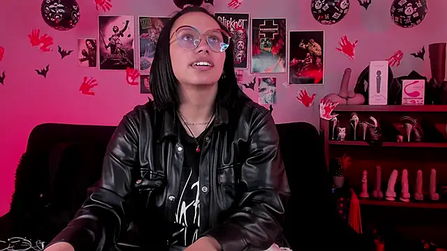 Snapshot of lilith-deveraux chatting on 11-21-25, 04:39 lilith-deveraux online show from 11-21-25, 04:39