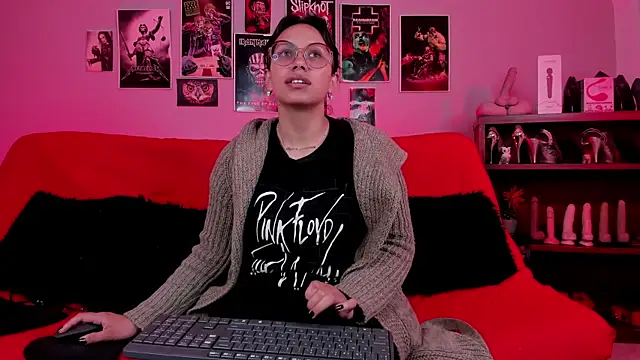 lilith-deveraux online show from 10-21-25, 02:38